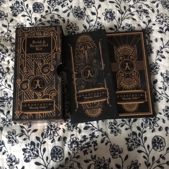 Anastasia Beverly Hills Other - Abh bold beautiful kit , well used shadow still Anastasia Beverly Hills Other - Abh bold beautiful kit , well used shadow still